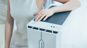 小姐姐高颜值机箱照,惊艳视觉盛宴，科技美学新标杆