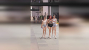 小凉意陪小姐姐竞速,竞速赛道激情四溢